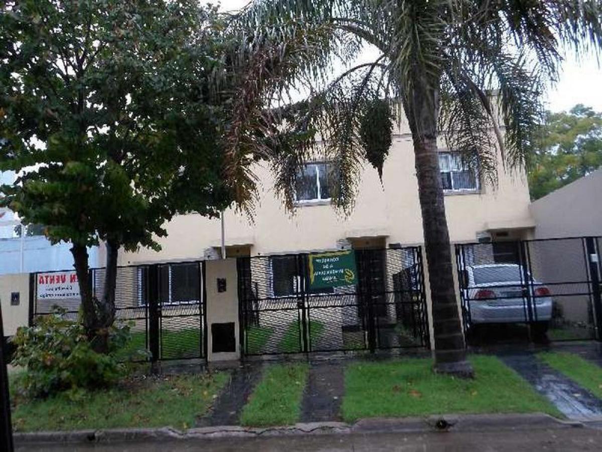 2 bedrooms House in Ituzaingo, Argentina No. 12387