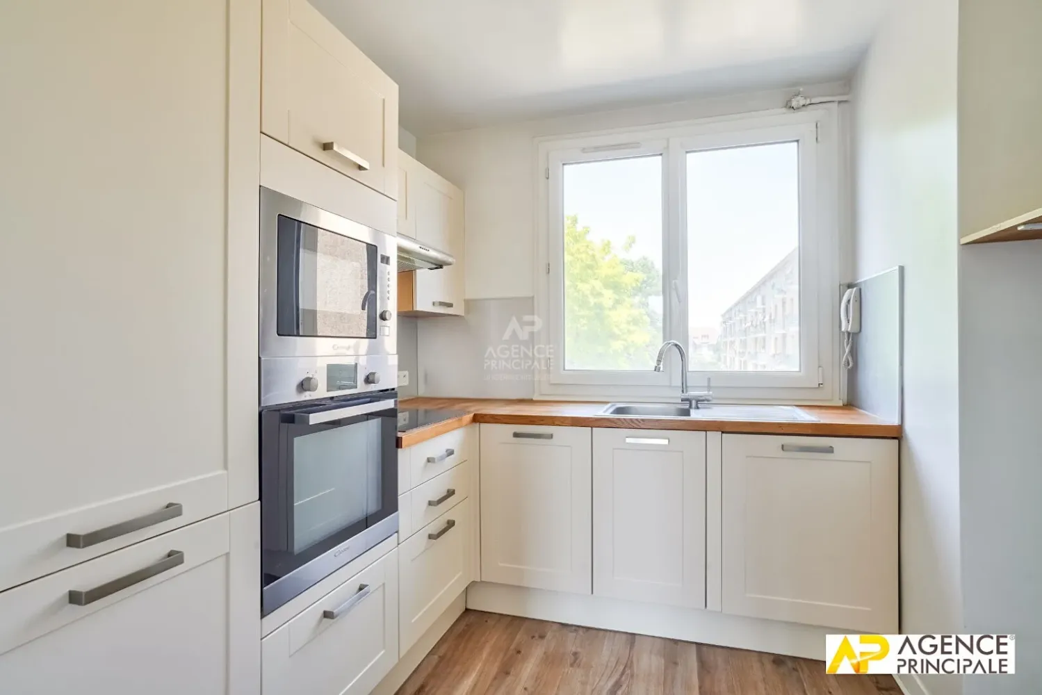 2 غرف نوم شقة في Maisons-Laffitte, France رقم 320734