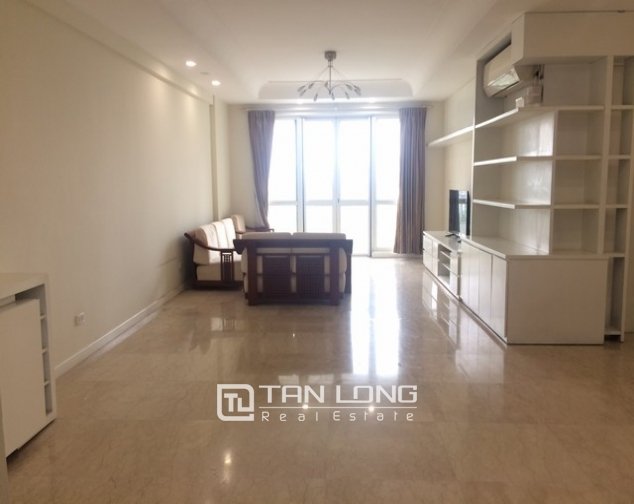 4 bedrooms Apartment in Tay Ho, Vietnam No. 1273
