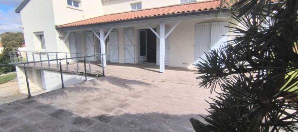 4 chambres Maison à Pompignan, France No. 192209 2