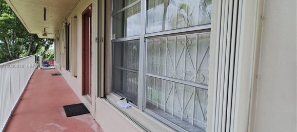 3 dormitorios propiedad comercial en venta en Miami, Miami-Dade, Florida, USA № 615041 11