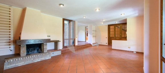 Вилла с 19 спальнями в Скандиано, Италия № 372044 9