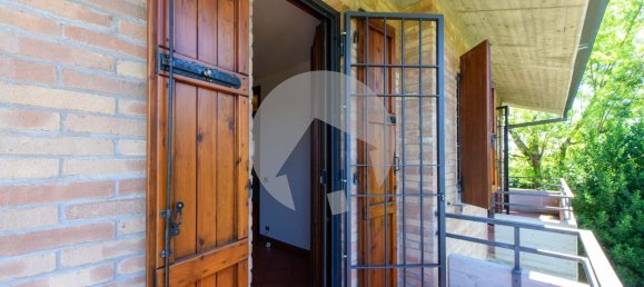 Вилла с 19 спальнями в Скандиано, Италия № 372044 23