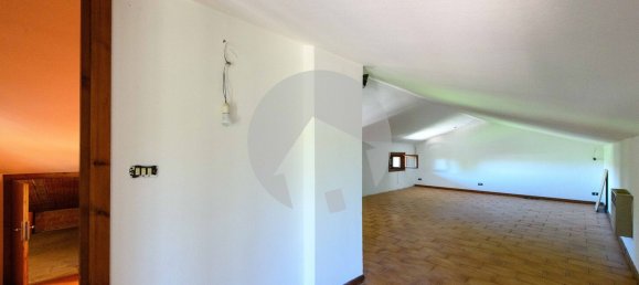 Вилла с 19 спальнями в Скандиано, Италия № 372044 33