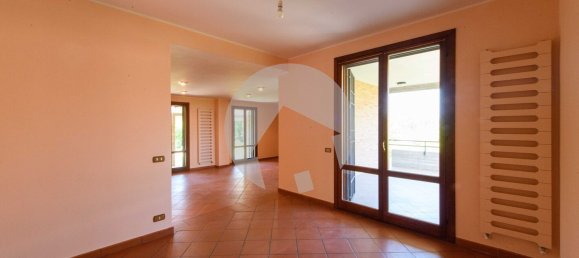 Вилла с 19 спальнями в Скандиано, Италия № 372044 12