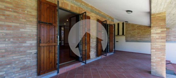 Вилла с 19 спальнями в Скандиано, Италия № 372044 6