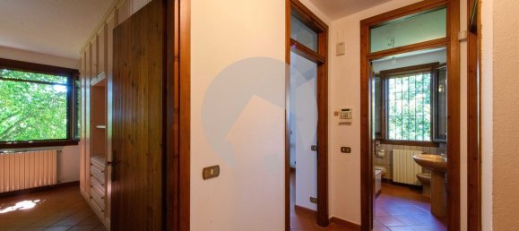 Вилла с 19 спальнями в Скандиано, Италия № 372044 20