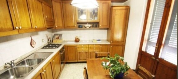 3 rooms House in Ponte Buggianese, Italy No. 251234 2
