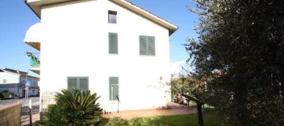 3 rooms House in Ponte Buggianese, Italy No. 251234 8