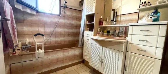 Casa de 3 dormitorios en Venissieux, France No. 351122 12