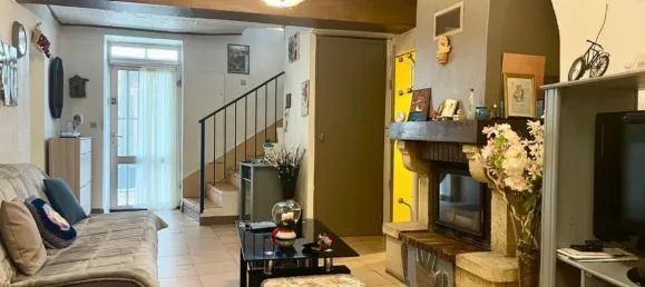 Casa de 3 dormitorios en Venissieux, France No. 351122 5