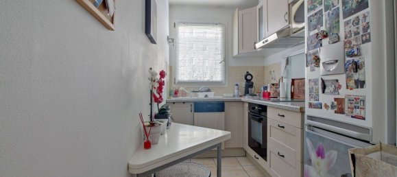 1 bedroom Apartment in Poissy, France No. 182512 4