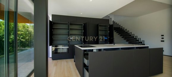 4 bedrooms Villa in Cascais, Portugal No. 170566 11