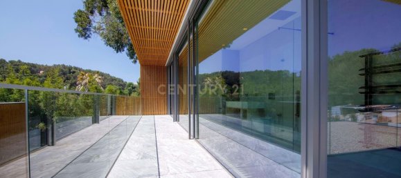 4 bedrooms Villa in Cascais, Portugal No. 170566 2