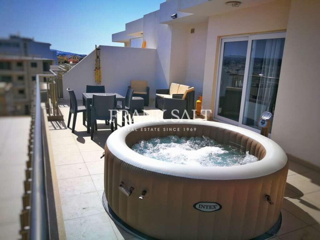 1 bedroom Penthouse in Birkirkara, Malta No. 9385