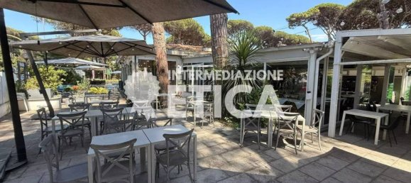 Коммерческая недвижимость 1100м² в Фьюмичино, Италия № 266644 8