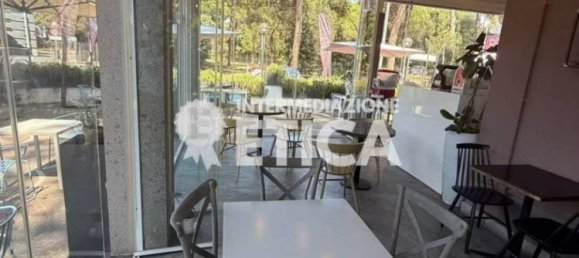 Коммерческая недвижимость 1100м² в Фьюмичино, Италия № 266644 4