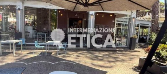 Коммерческая недвижимость 1100м² в Фьюмичино, Италия № 266644 2