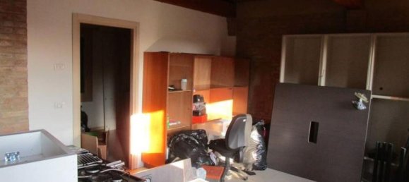 3 rooms Apartment in Santa Maria di Sala, Italy No. 9023 7