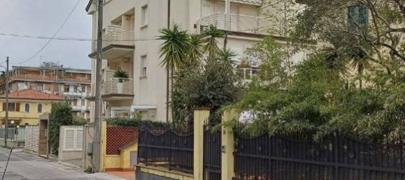 2 bedrooms Apartment in Massa, Italy No. 47898 22
