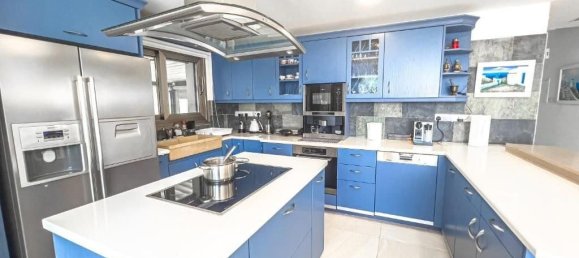 Вилла с 4 спальнями в Паралимни, Аммохостос, Кипр № 26609 14