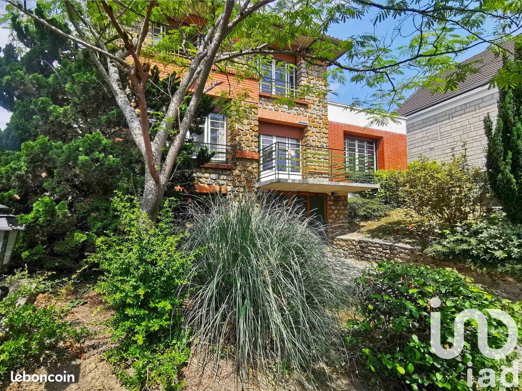 4 bedrooms House in Montreuil, France No. 327092