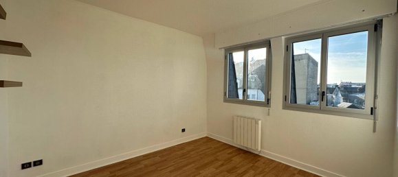 2 bedrooms Apartment in Chartres, France No. 210517 3