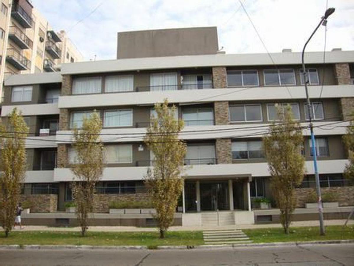 3 bedrooms Apartment in Quilmes, Argentina No. 11860