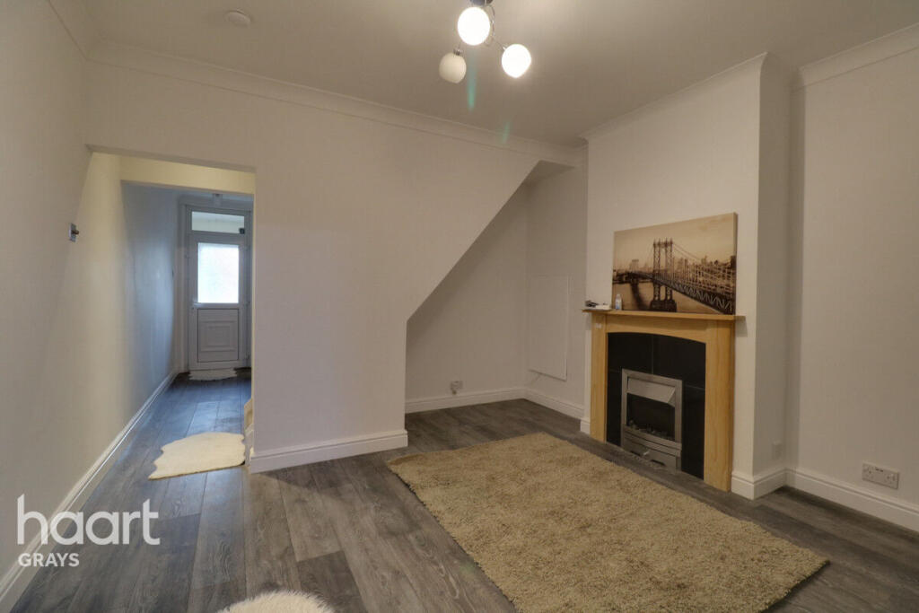 2 bedrooms House in Grays, United Kingdom No. 4977