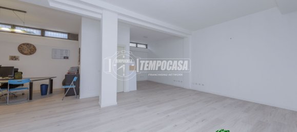 2 rooms Apartment in Milan, Italy No. 274427 3