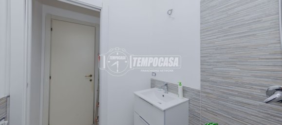2 rooms Apartment in Milan, Italy No. 274427 6