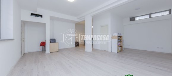 2 rooms Apartment in Milan, Italy No. 274427 4