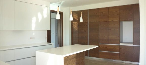 3 bedrooms Villa in Limassol, Cyprus No. 1749 4