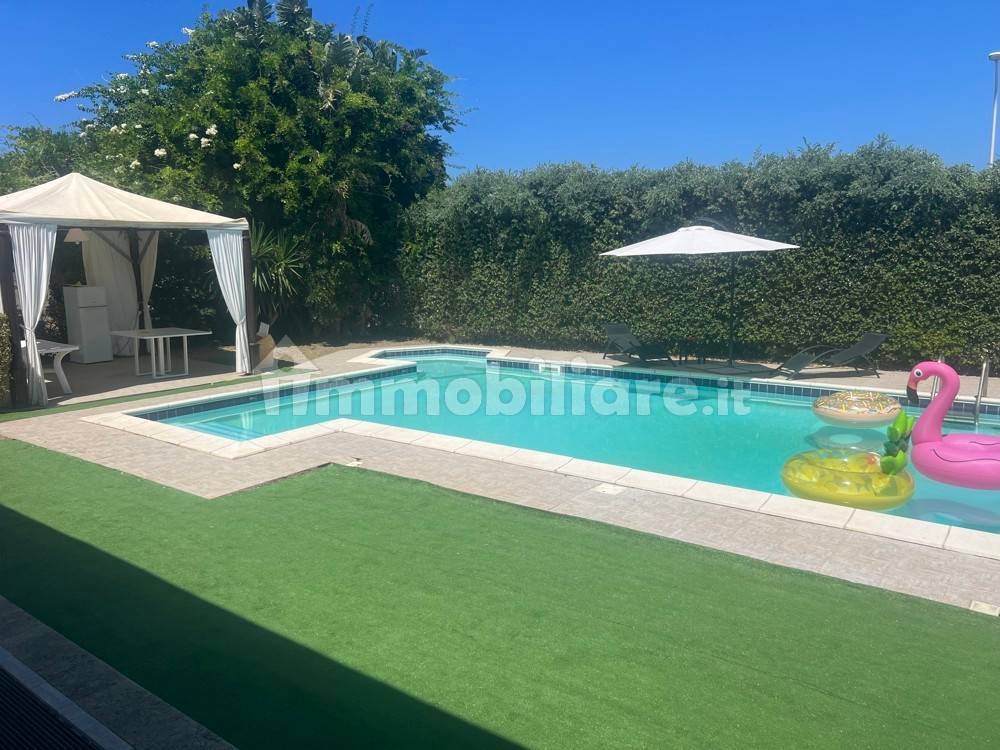 3 bedrooms Villa in Torregrotta, Italy No. 82636