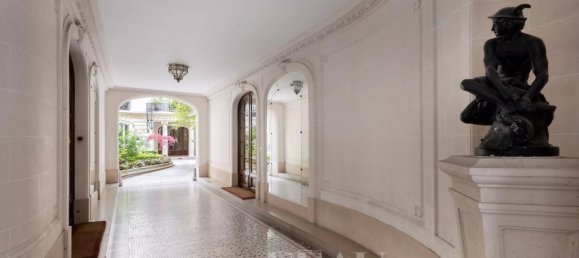 5 bedrooms Apartment in Paris, France No. 168592 5