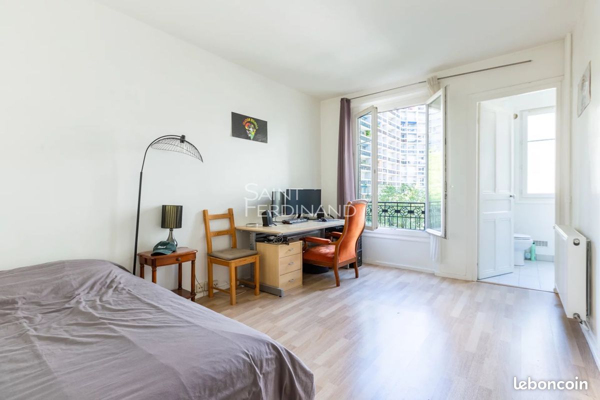 Studio in Paris, France, Nr. 329852