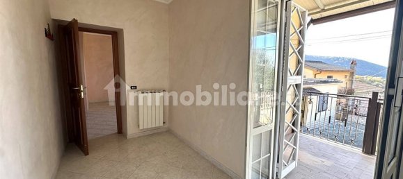 Квартира с 2 спальнями в Поли, Италия № 125362 3