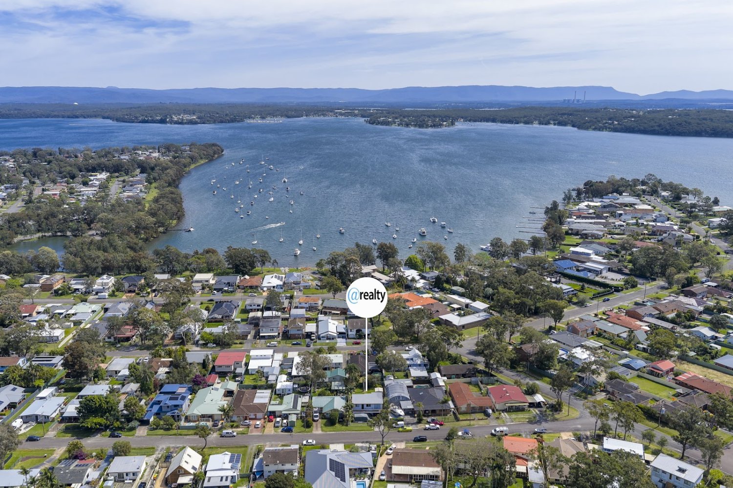 Casa de 3 dormitorios en Summerland Point, Australia No. 1094