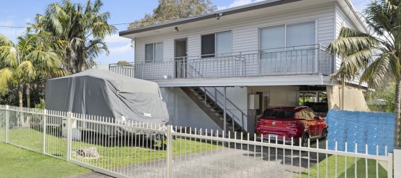 Casa de 3 dormitorios en Summerland Point, Australia No. 1094 2
