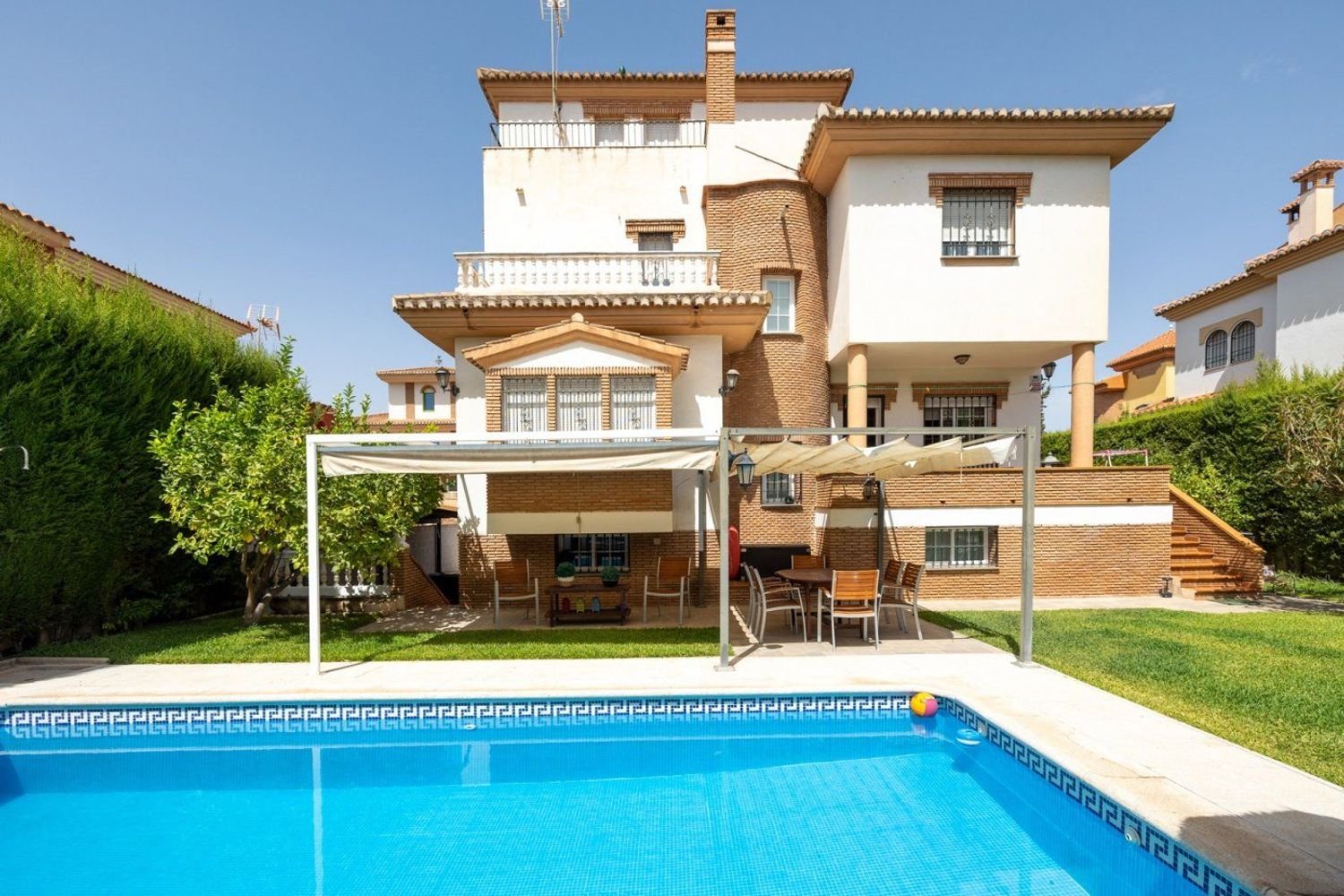 7 bedrooms House in Granada, Spain No. 195650