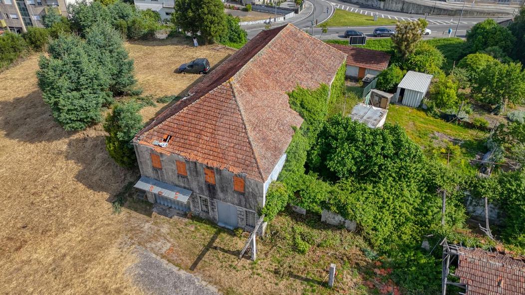 Terrain à Lordelo, Portugal 4120m² No. 269909