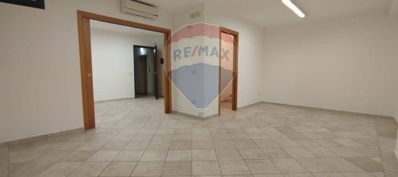 2 rooms Warehouse in Bari, Italy No. 39589 9
