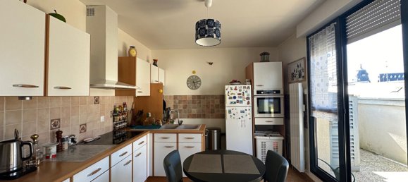 3 bedrooms Apartment in Chartres, France No. 58902 6