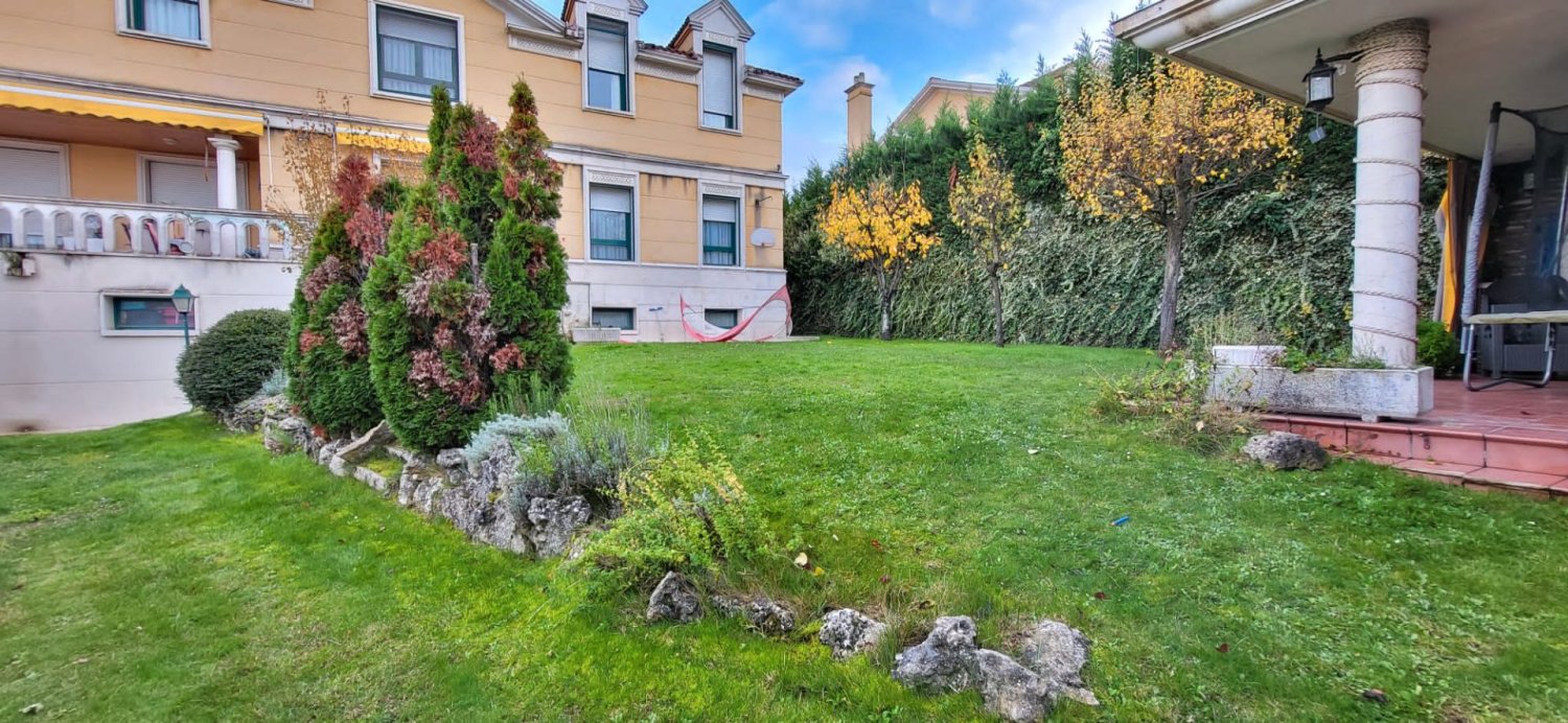 8 bedrooms House in Valladolid, Spain No. 210385