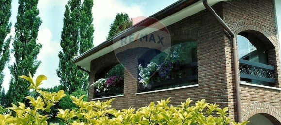 25-Zimmer Villa in Copparo, Italy, Nr. 115954 2