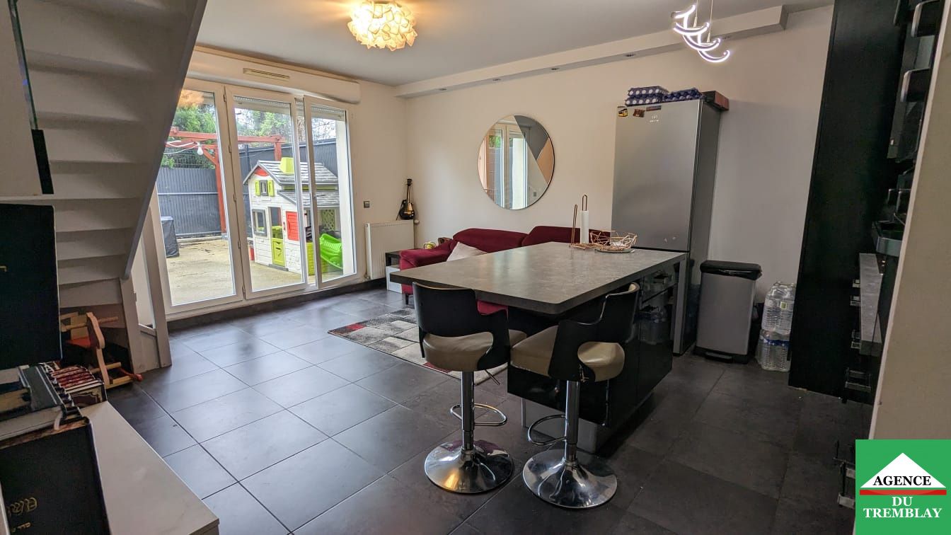 Дом с 3 спальнями в Шампиньи-сюр-Марн, Франция № 162242