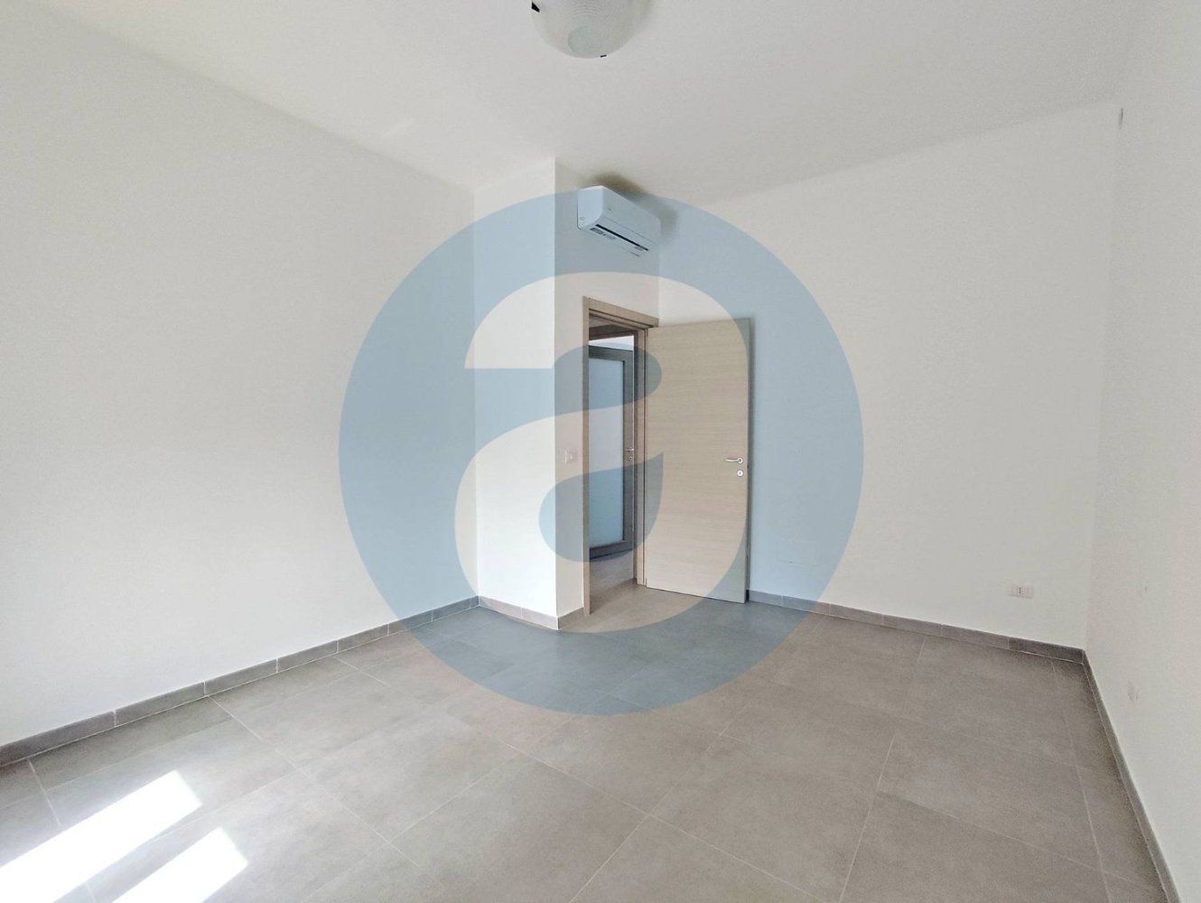 2 rooms Apartment in Bari, Italy No. 182719