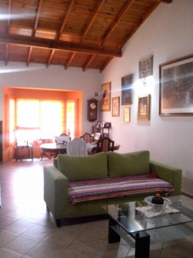 3 bedrooms House in Ituzaingo, Argentina No. 70373