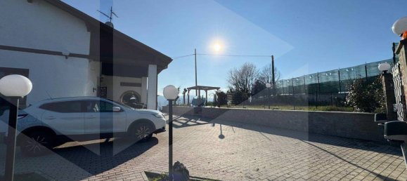 3 bedrooms House in Castelvetro di Modena, Italy No. 18622 32