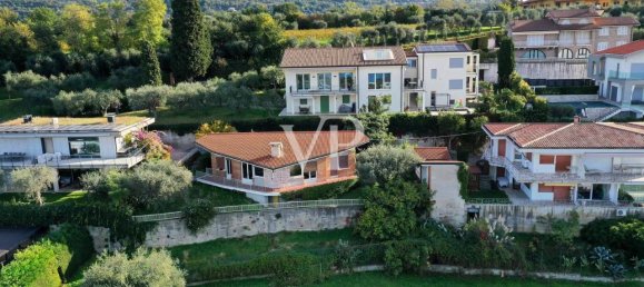 Вилла с 5 комнатами в Бардолино, Италия № 29723 7